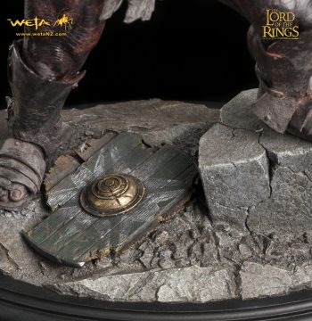 Weta ~ The Lord of The Rings: Uruk-hai Swordsman 1/6th Scale Statue - Image 3