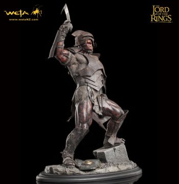 Weta ~ The Lord of The Rings: Uruk-hai Swordsman 1/6th Scale Statue - Image 4